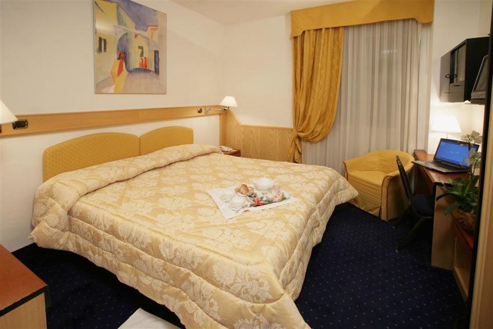 Milan Airport Malpensa Hotel Astoria Gallarate מראה חיצוני תמונה
