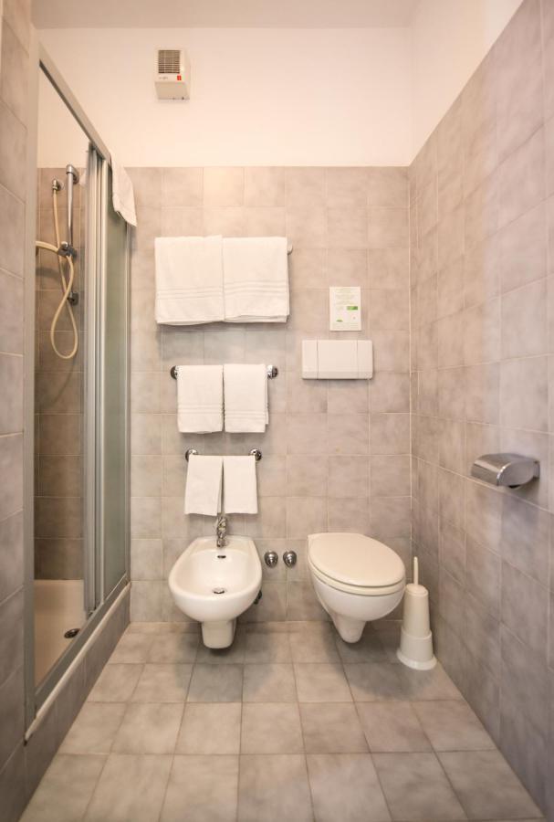 Milan Airport Malpensa Hotel Astoria Gallarate מראה חיצוני תמונה