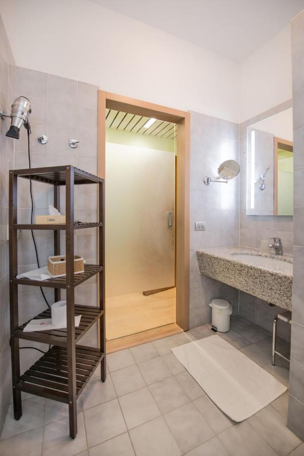 Milan Airport Malpensa Hotel Astoria Gallarate מראה חיצוני תמונה